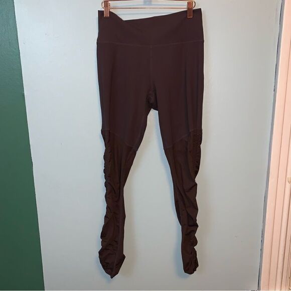 Fabletics Leggings Size medium - Picture 1 of 6